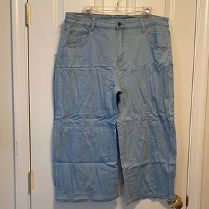 Vetinee Light Blue Wide Leg Denim Capris…size 2XL